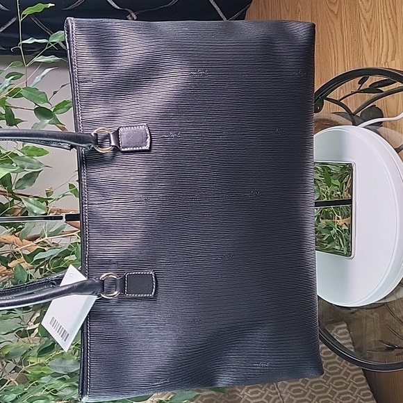 Salvatore Ferragamo Large Black Tote - Picture 8 of 17